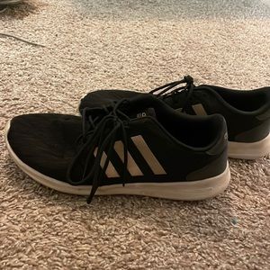 Adidas cloud foam tennis shoes